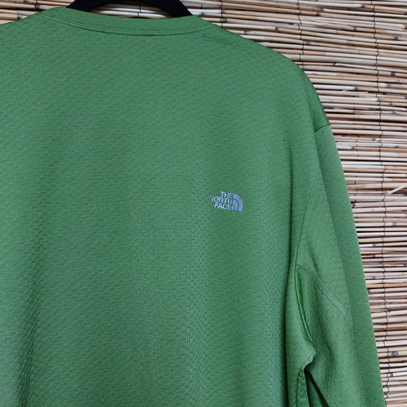 North Face VaporWick Men’s Long Sleeve tee Size XL - Picture 3 of 10